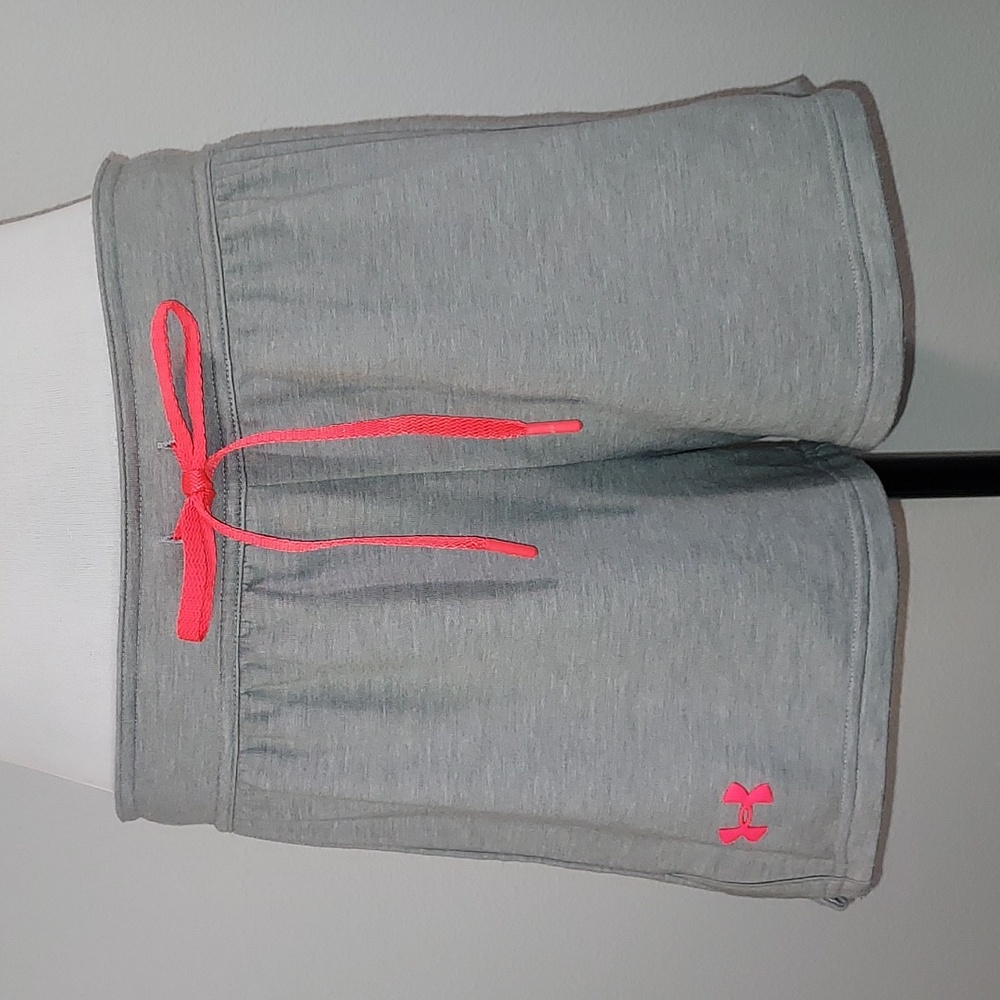 Under Armour Grey Bright Coral Pink Loose Fit Athletic Shorts Size Medium